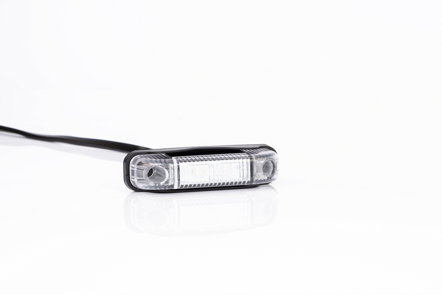Фонарь габаритный Fristom FT-013 Z+K LED жёлтого цвета с кронштейном и проводом 2×0,75 мм².